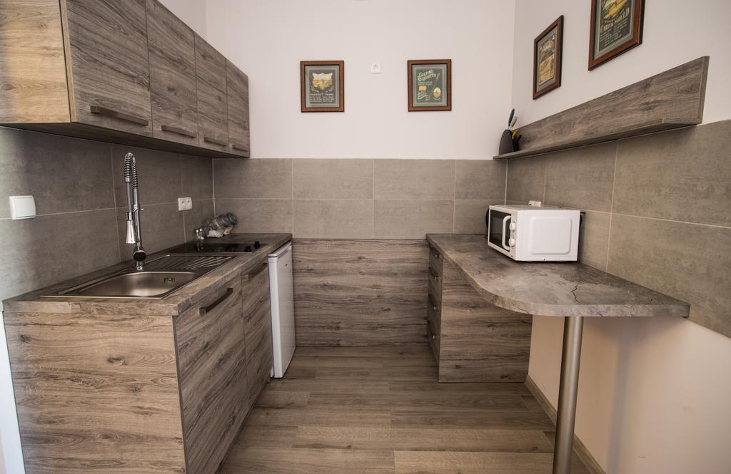 Apartament Skłodowska-curie, Martini