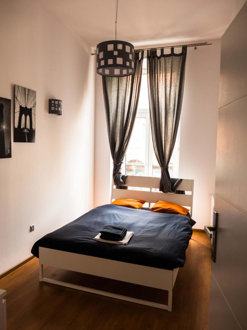 Apartament Skłodowska-curie, Martini *