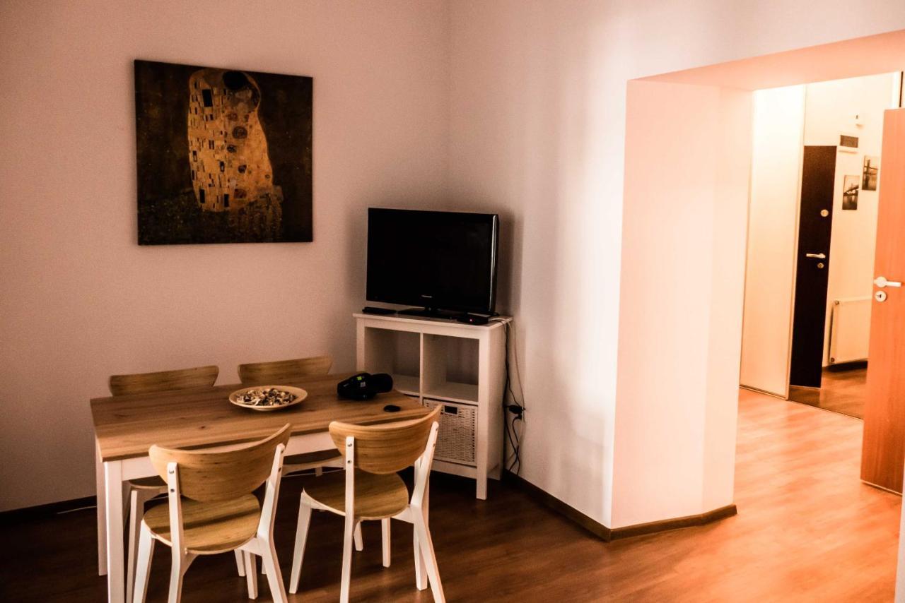 Apartament Skłodowska-curie, Martini